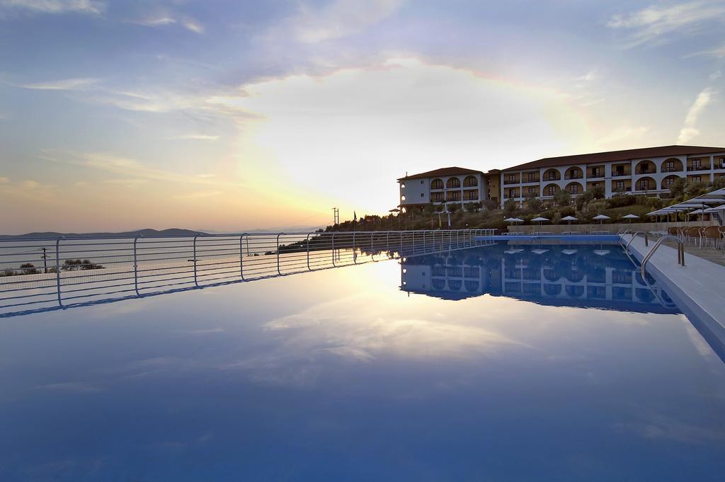 Akrathos Beach Hotel أُرانّوبولي المظهر الخارجي الصورة